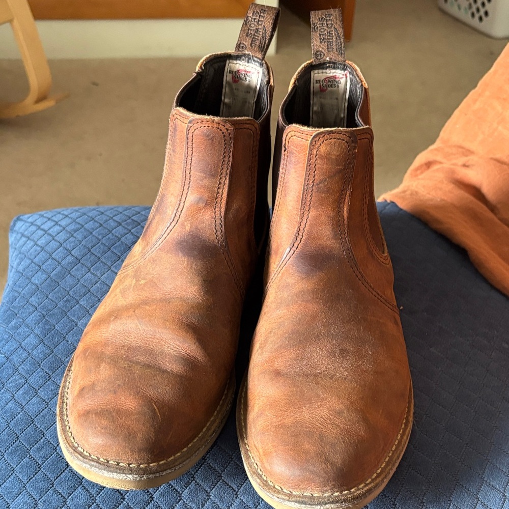 Men's Red Wing Leather Weekender Chelsea Boots NWOT worn once for a wedding.
